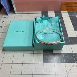 Authentic Tiffany & Co. 1837  S925 oval bangle bracelet & pouch& box
